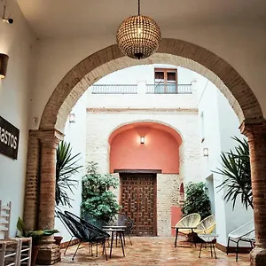 Frenteabastos Cafe & Guest house