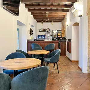 Hostal Servilia Guest house
